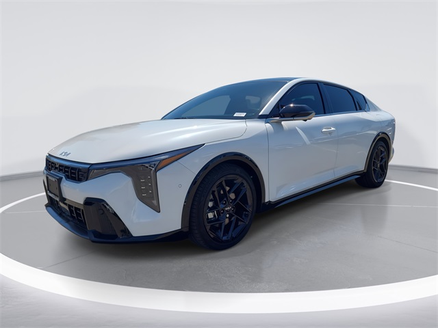2025 Kia K4 GT-Line Turbo photo 2