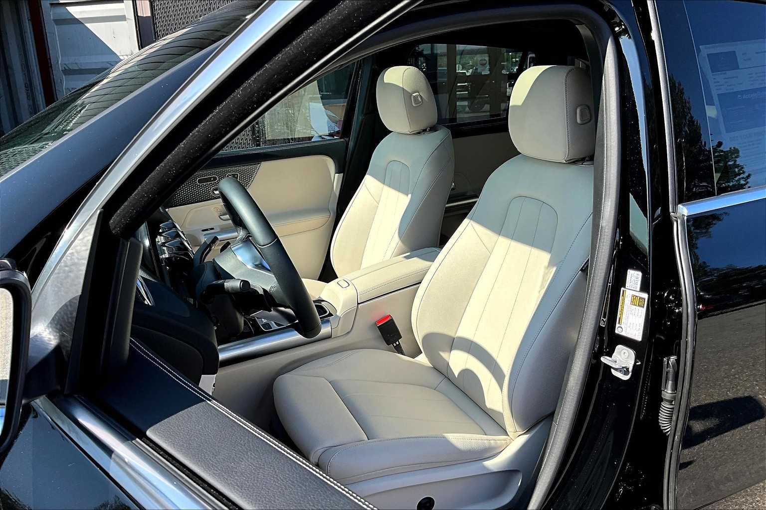 2025 Mercedes Benz GLA 250 4MATIC photo 8