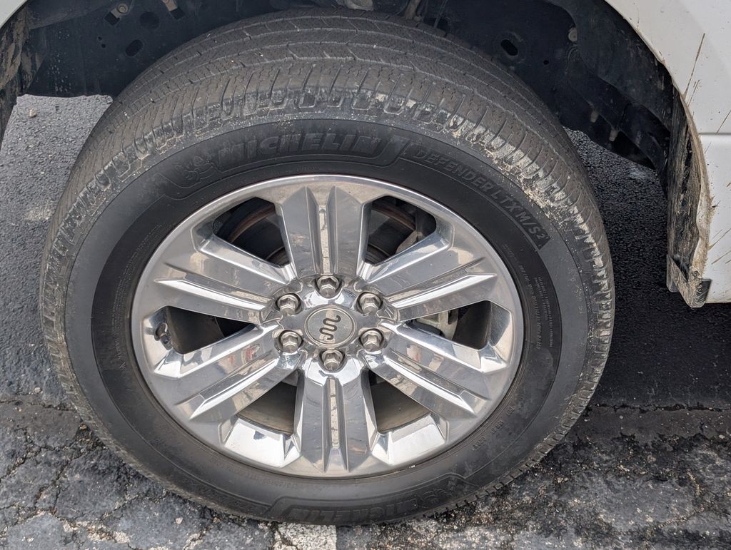 2020 Ford F-150 XLT photo 17