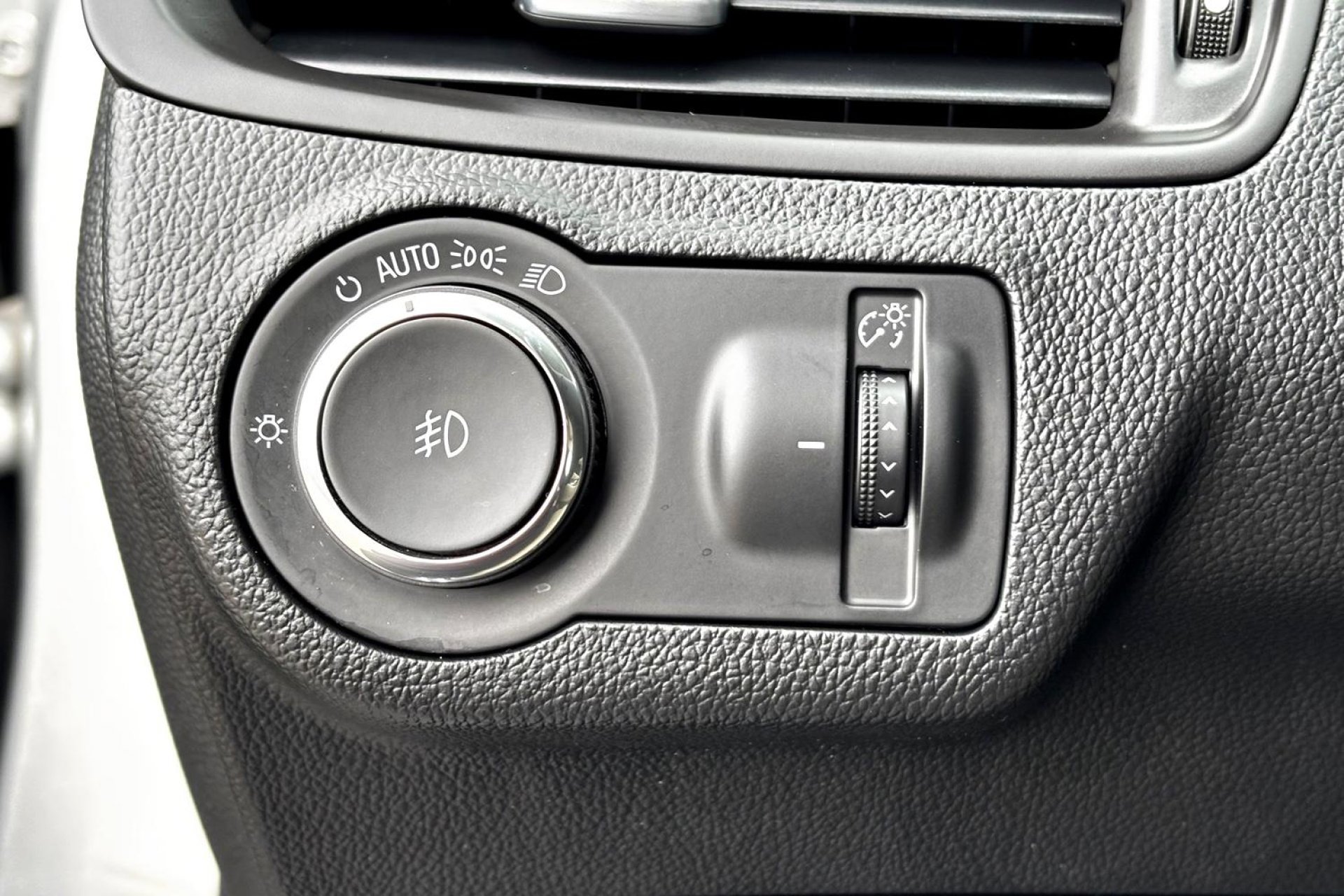 2018 Buick Envision Preferred photo 13