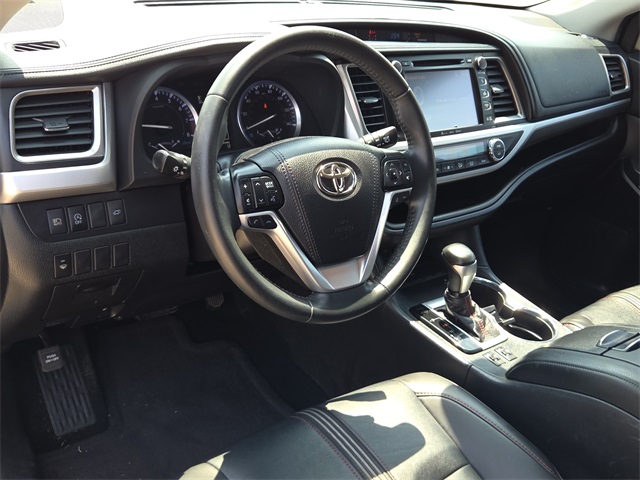 2019 Toyota Highlander SE photo 14