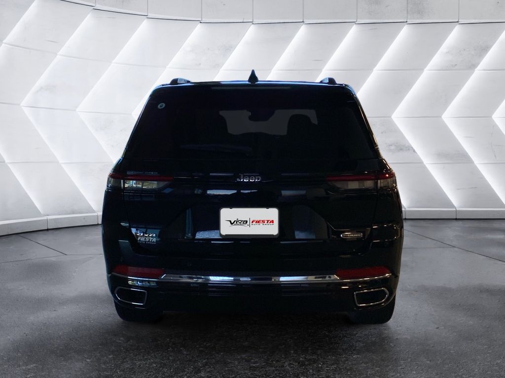 2023 Jeep Grand Cherokee Overland photo 4