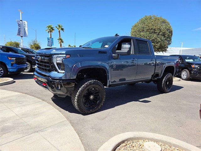 2025 Chevrolet Silverado 2500HD LT photo 2