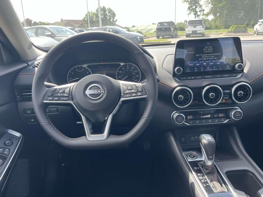 2025 Nissan Sentra SR photo 9