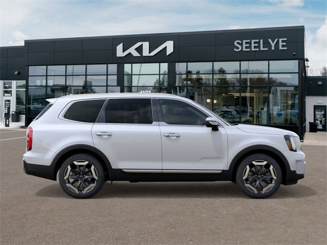 2025 Kia Telluride S photo 3