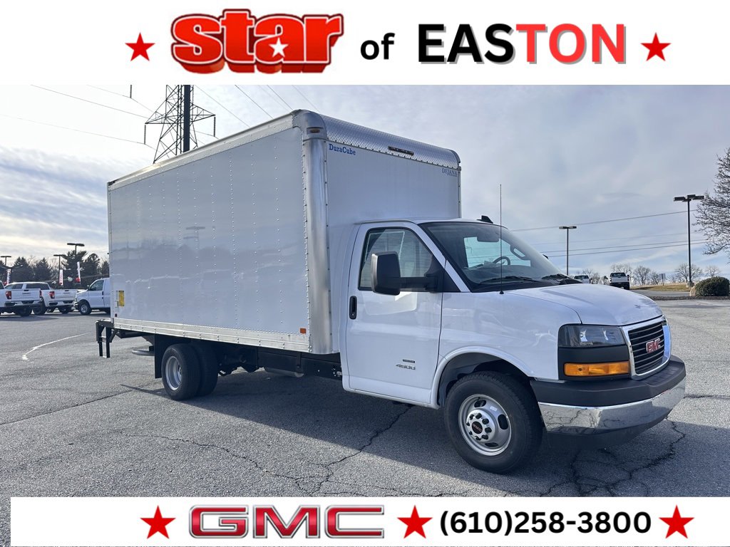 2025 GMC Savana LT's photo