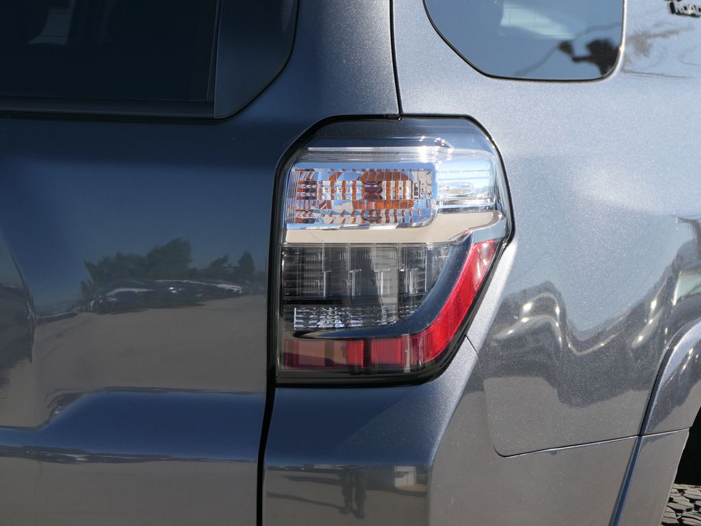 2019 Toyota 4Runner TRD Off-Road photo 4