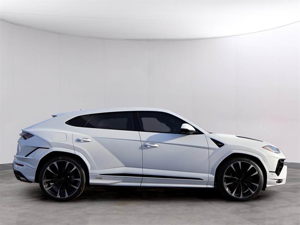 2024 Lamborghini Urus S photo 4
