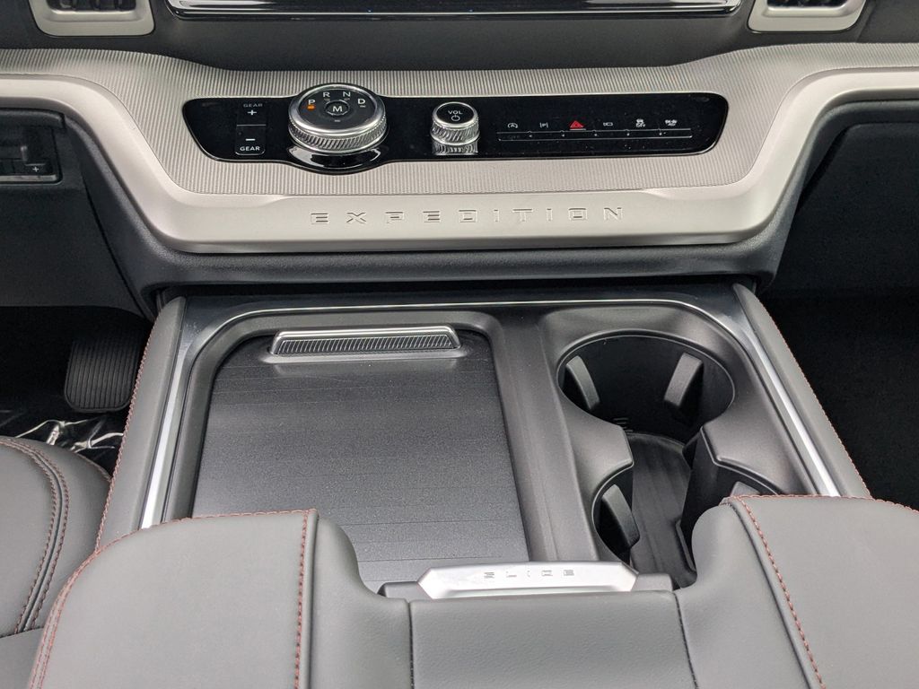 2025 Ford Expedition MAX photo 22