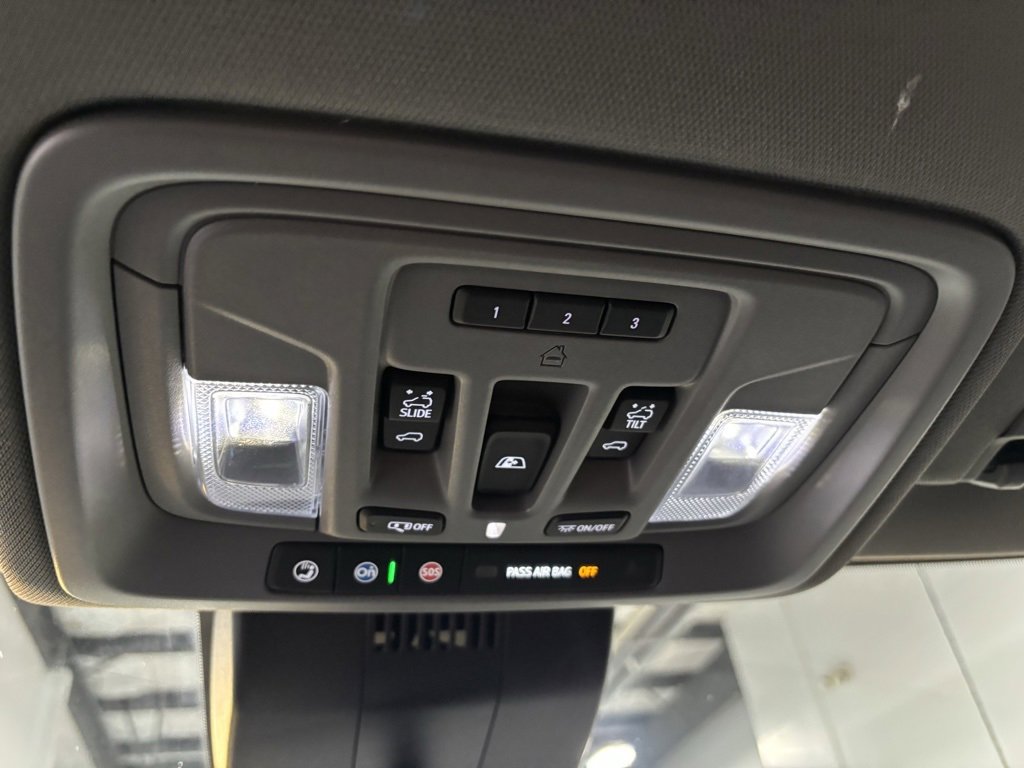 2025 Chevrolet Silverado 1500 LTZ photo 19