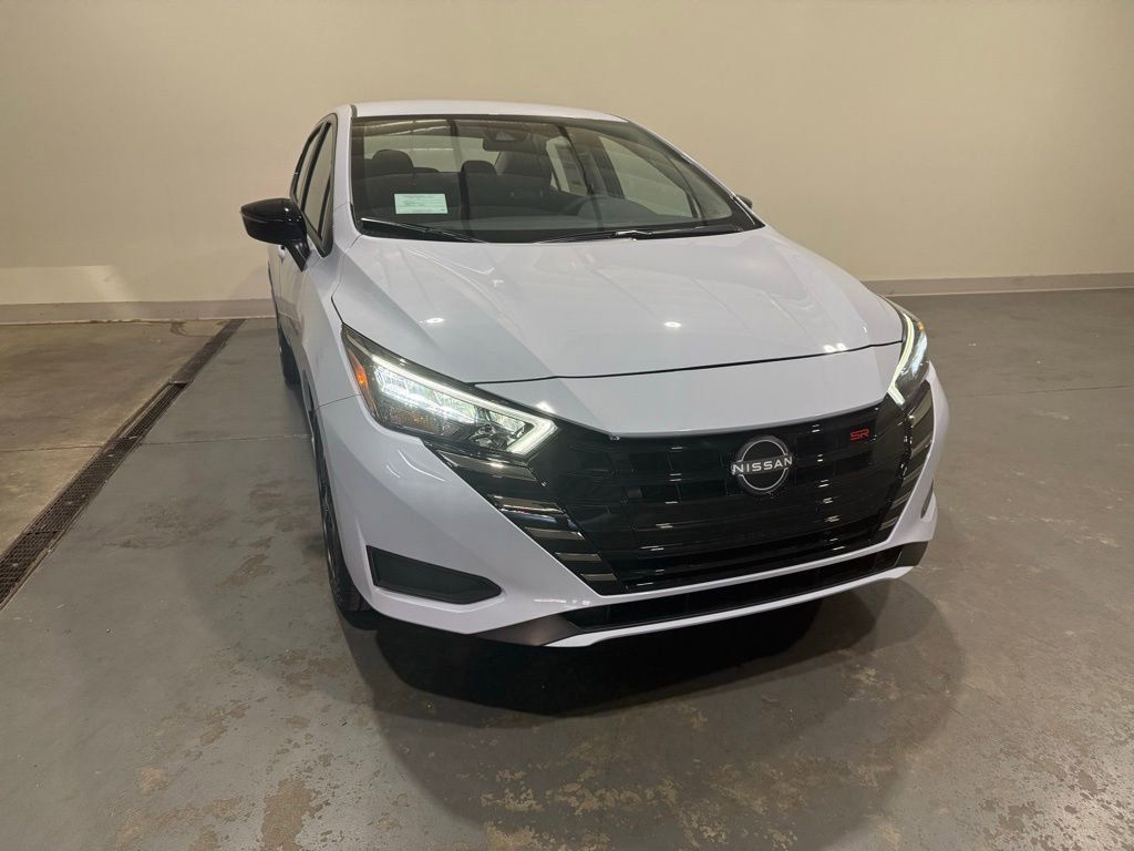 2025 Nissan Versa Sedan SR's photo