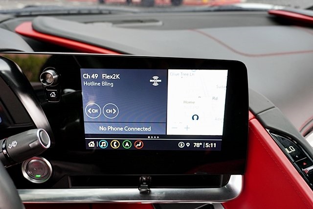 Used 2021 White Chevrolet Stingray image 25