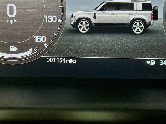 2025 Land Rover Defender 110 X-Dynamic SE photo 11