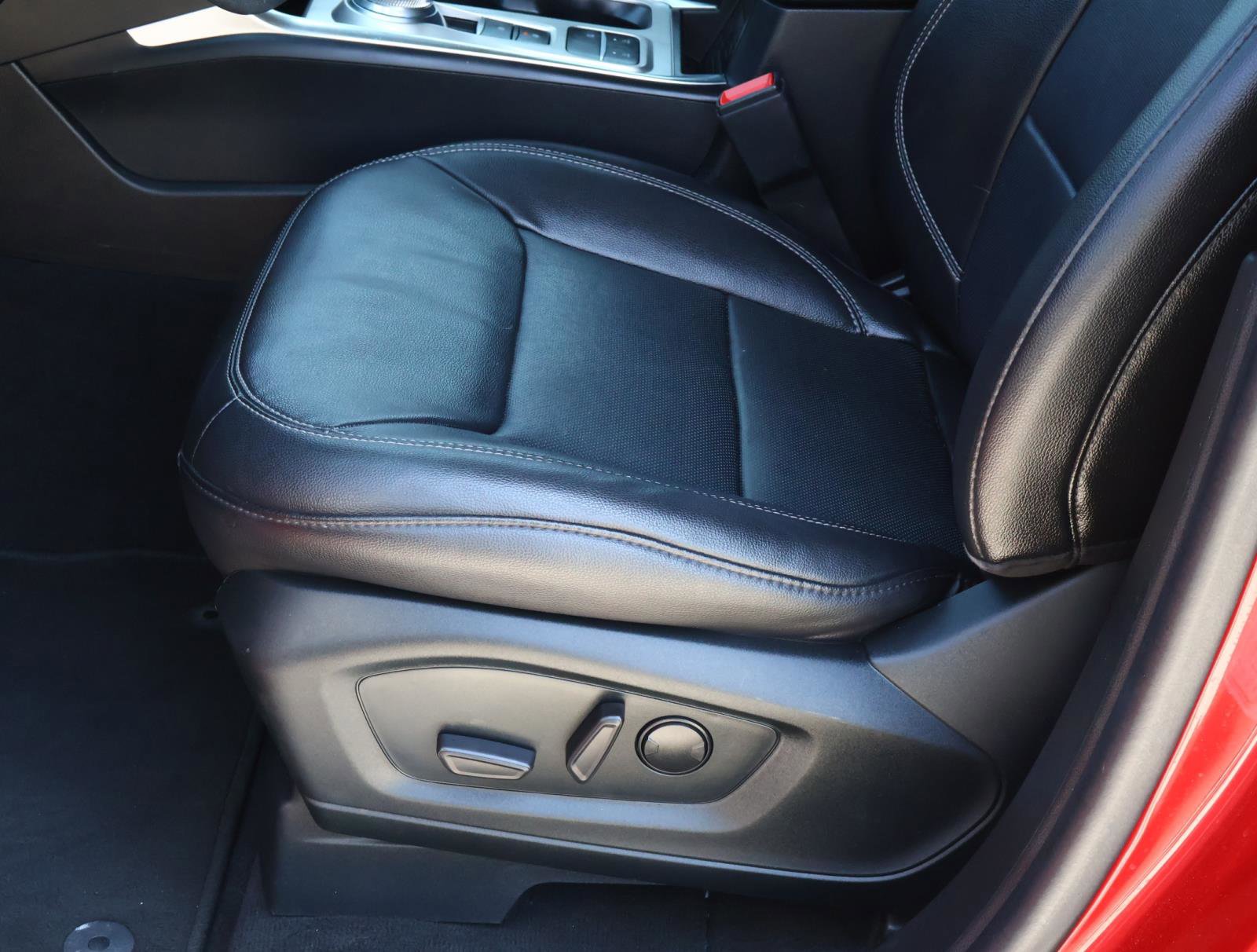 2022 Ford Explorer Limited photo 14