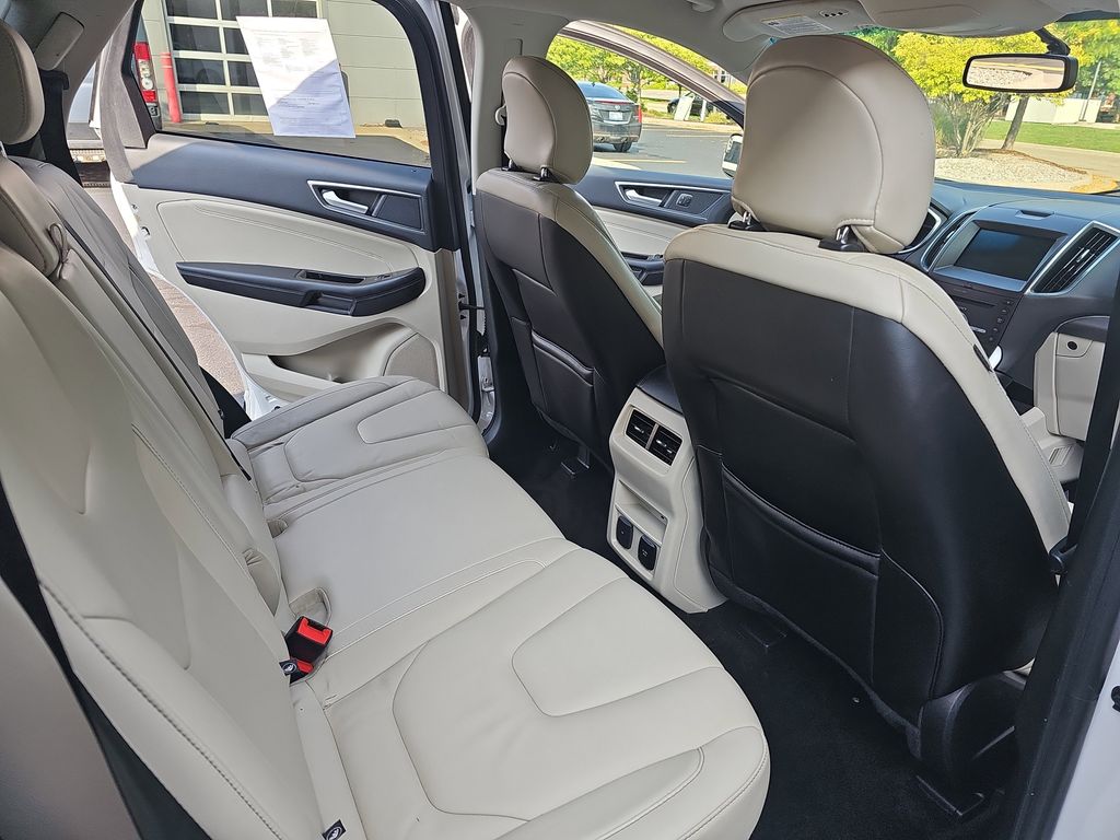 2018 Ford Edge Titanium photo 11