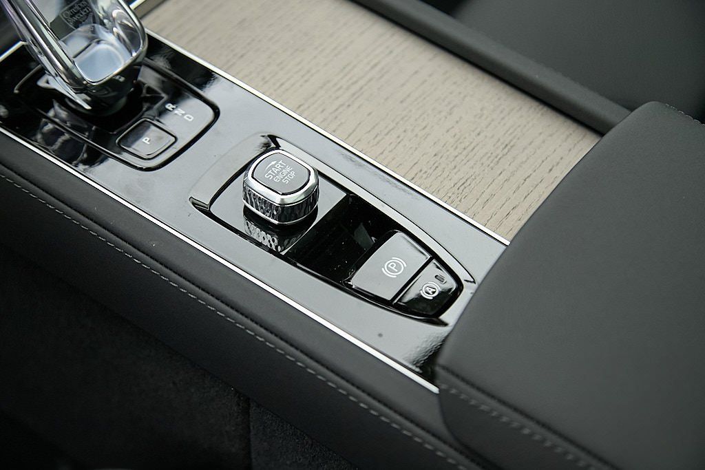 2026 VOLVO XC90 - Image 17