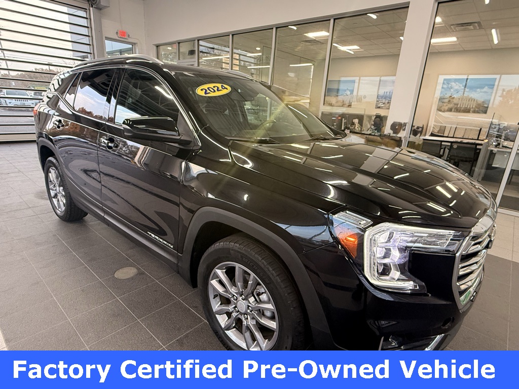 2024 GMC Terrain SLT's photo