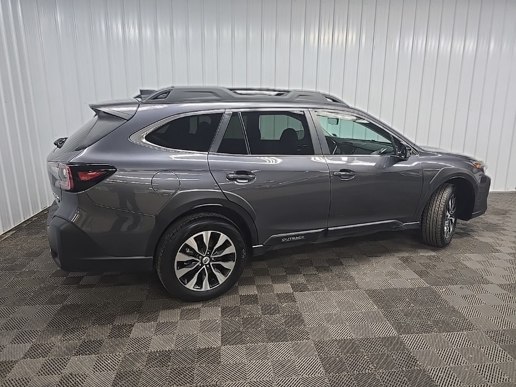 2024 Subaru Outback Limited XT photo 3
