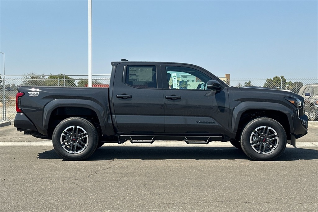 2025 Toyota Tacoma TRD Sport Double Cab photo 3