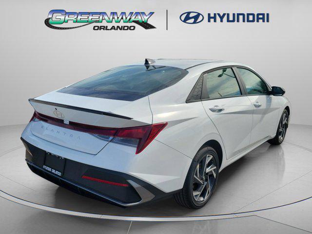 2025 Hyundai Elantra SEL Sport photo 3