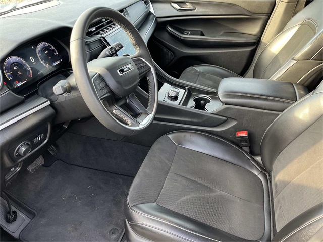 2024 Jeep Grand Cherokee Altitude photo 27