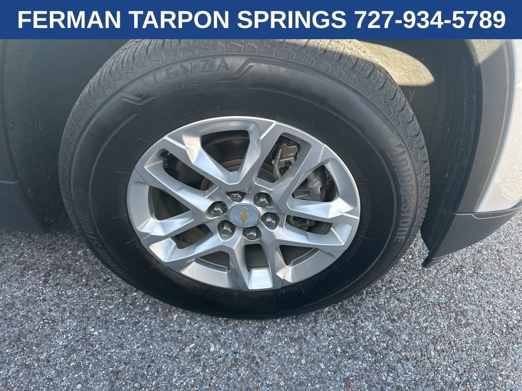 2020 Chevrolet Traverse LS photo 2