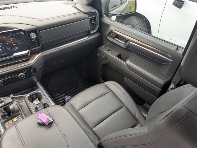 2024 Chevrolet Silverado 1500 RST photo 15