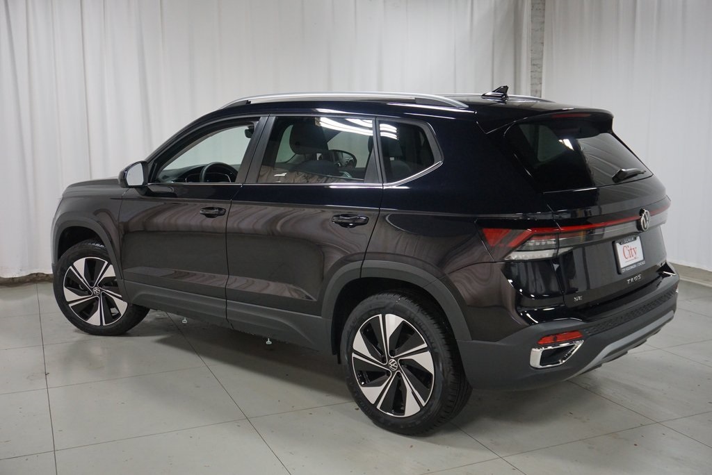 2025 Volkswagen Taos SE photo 9