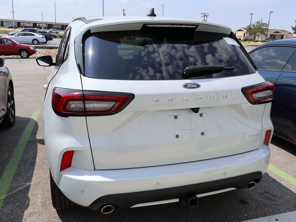 2025 Ford Escape ST-Line Elite photo 5