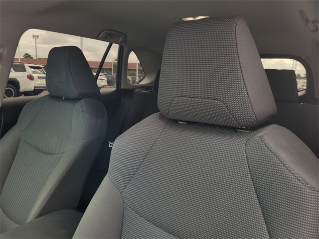 2022 Toyota RAV4 LE photo 19