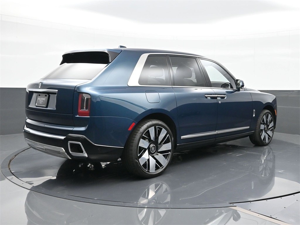 2025 Rolls Royce Cullinan RR photo 2