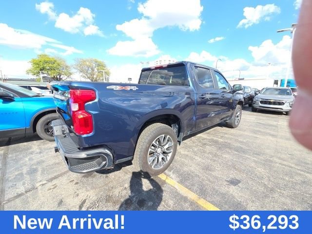 2022 Chevrolet Silverado 1500 LT photo 3