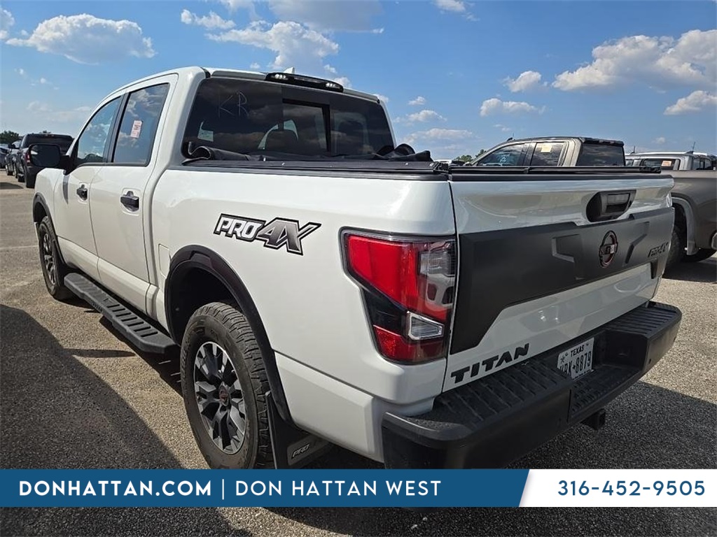 2023 Nissan Titan PRO-4X photo 4