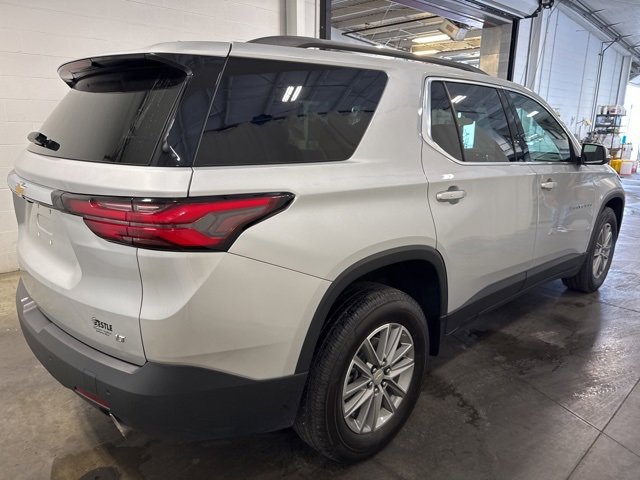2022 Chevrolet Traverse Cloth photo 2