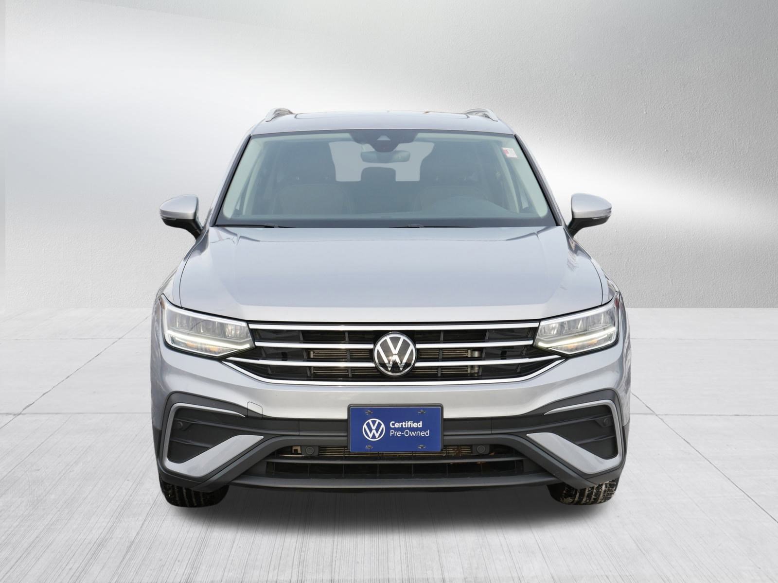 2023 Volkswagen Tiguan SE photo 2