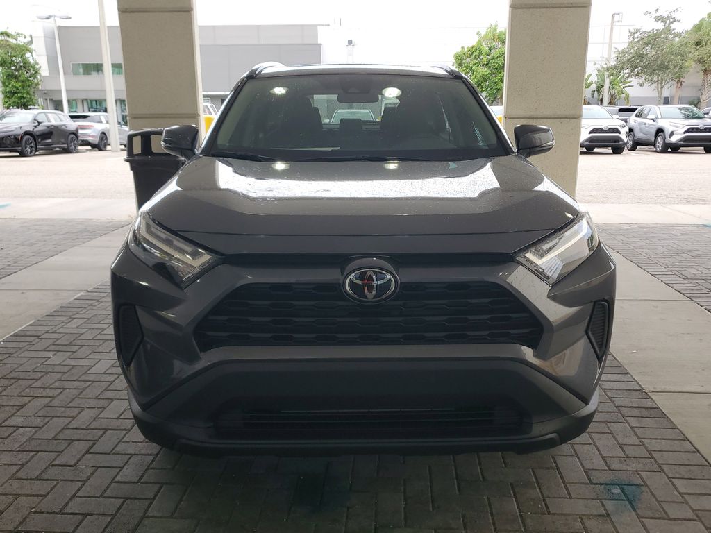 2025 Toyota RAV4 XLE photo 2