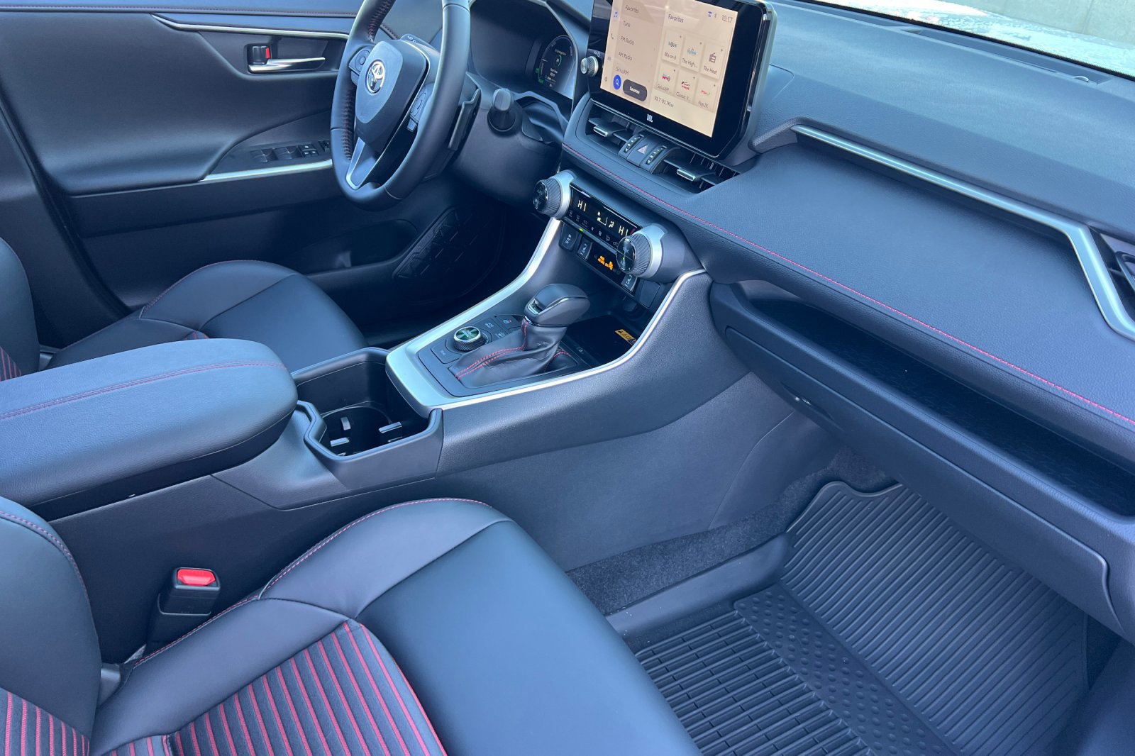 2025 Toyota RAV4 Hybrid XSE photo 10