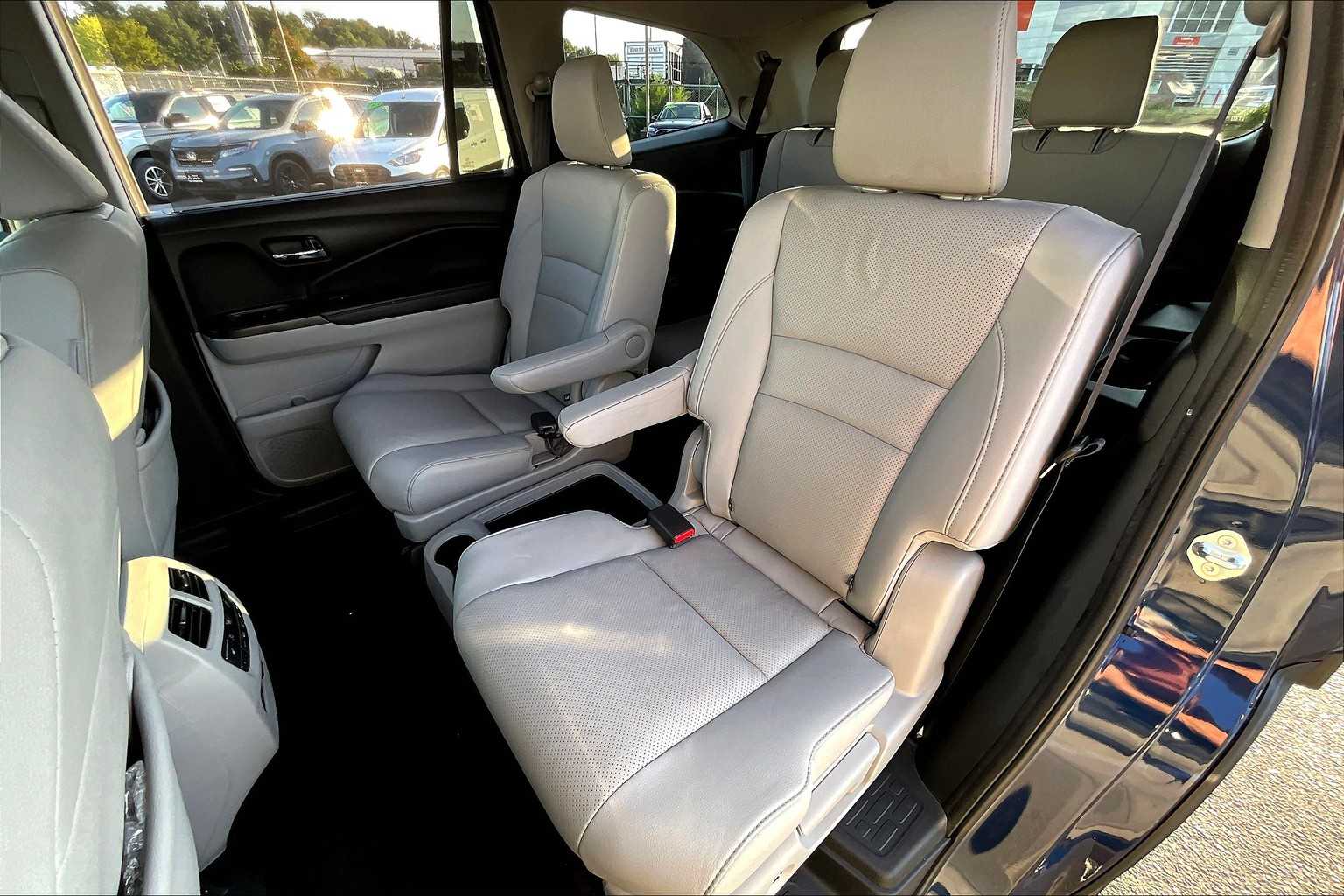 2022 Honda Pilot Elite photo 18