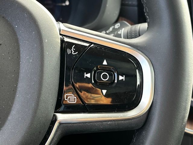 2023 Volvo XC60 Recharge Hybrid Ultimate photo 19