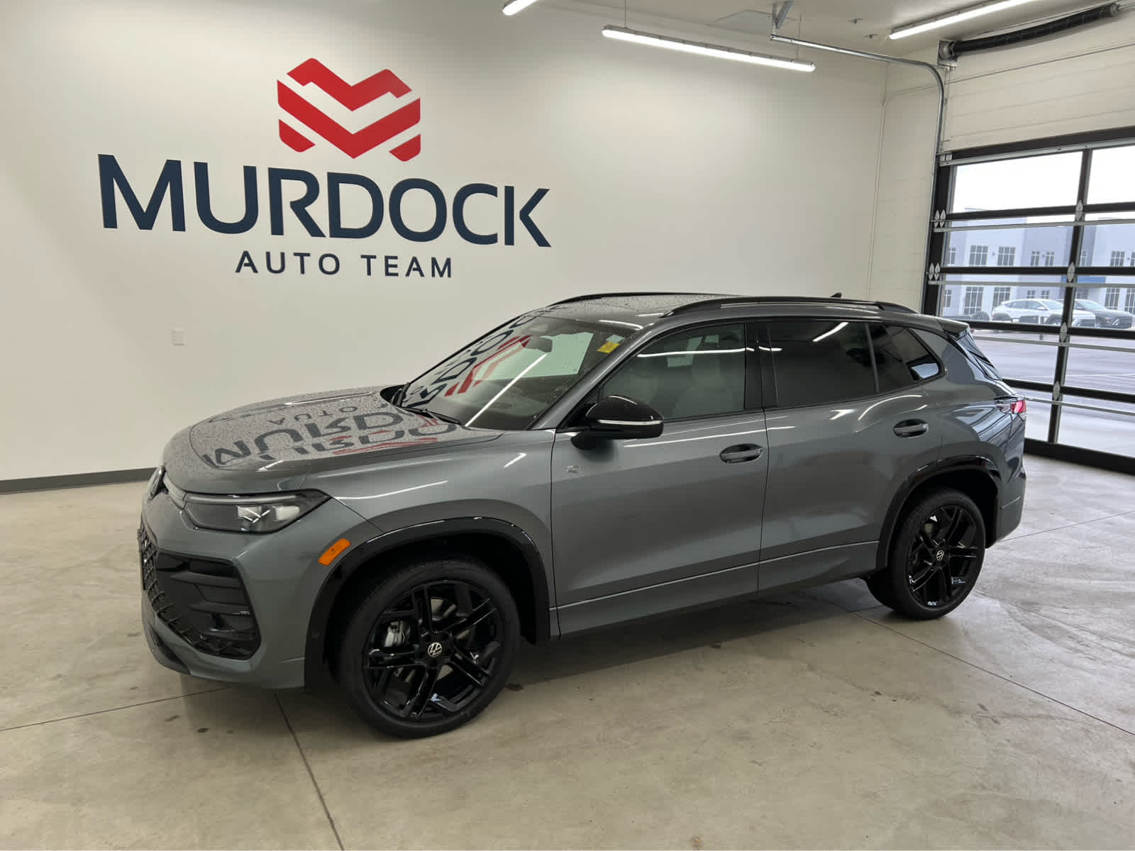 2026 Volkswagen Tiguan SE R-LINE BLACK's photo