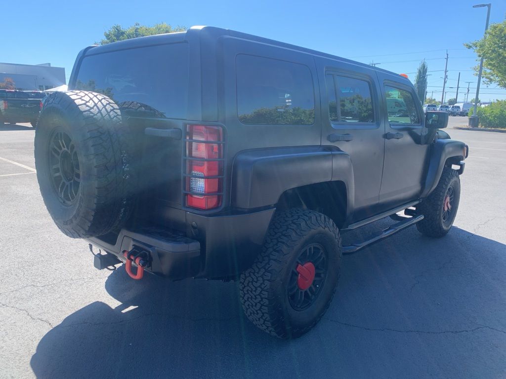 2008 Hummer H3 Luxury photo 3