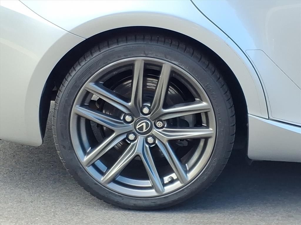2018 Lexus IS 300 F SPORT photo 25