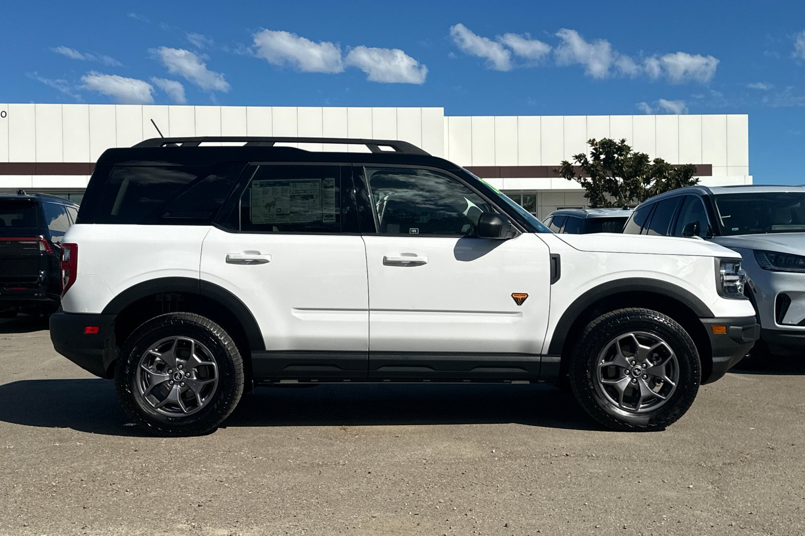 2024 Ford Bronco Sport Badlands photo 2