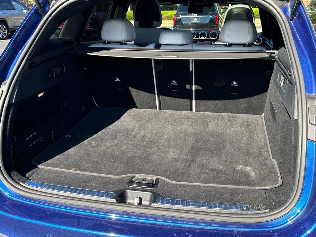 2023 Mercedes Benz GLC 300 4MATIC photo 5