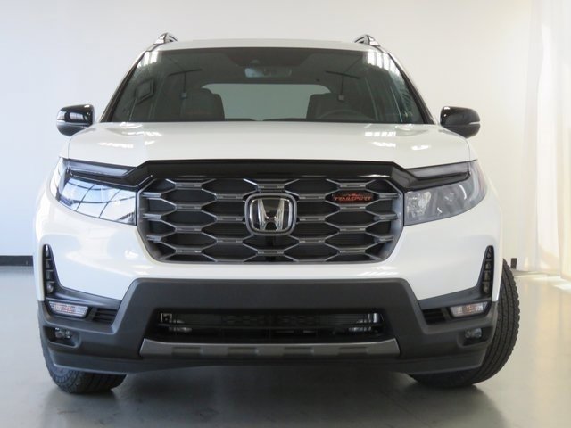 2023 Honda Passport TrailSport photo 2