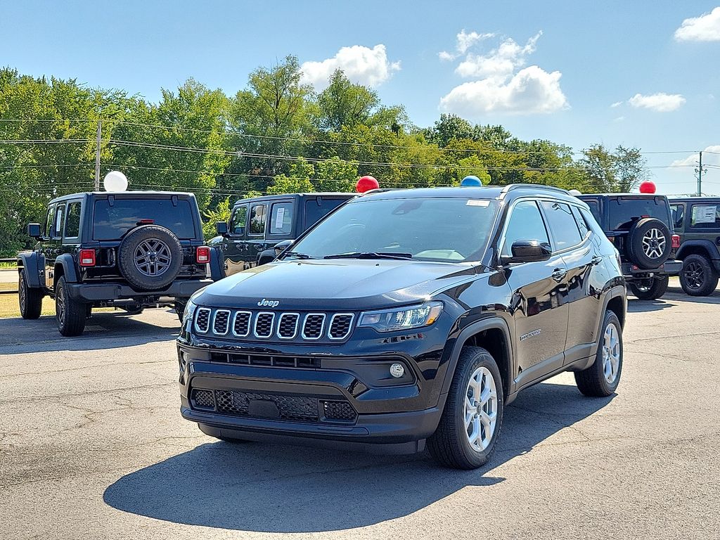 2025 Jeep Compass Latitude photo 2