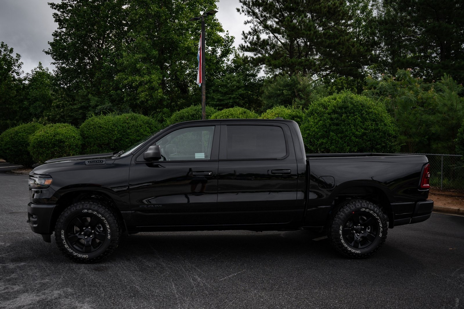 2026 Ram 1500 Tradesman photo 3