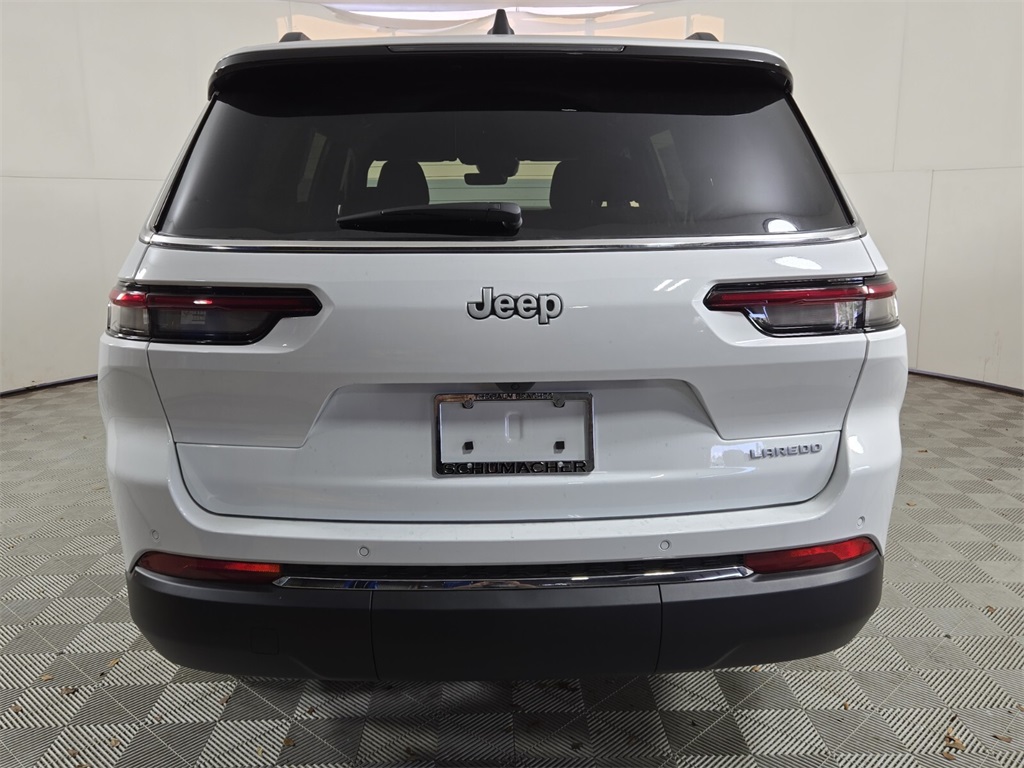 2025 Jeep Grand Cherokee Laredo photo 9