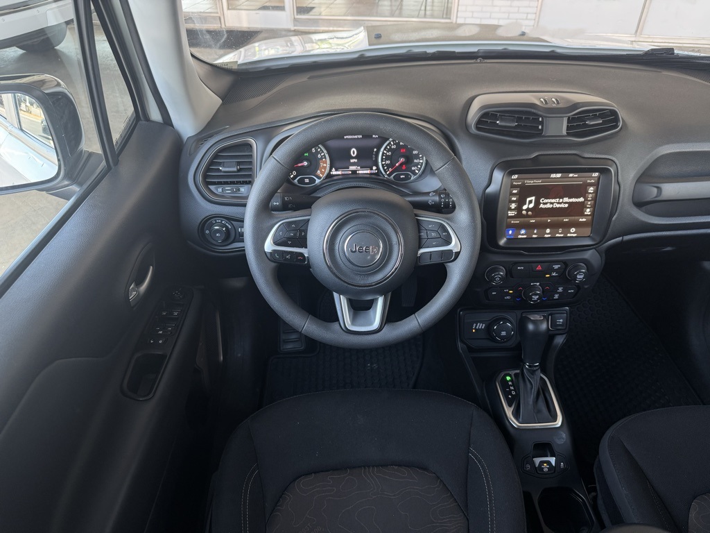 2023 Jeep Renegade Latitude Upland photo 17