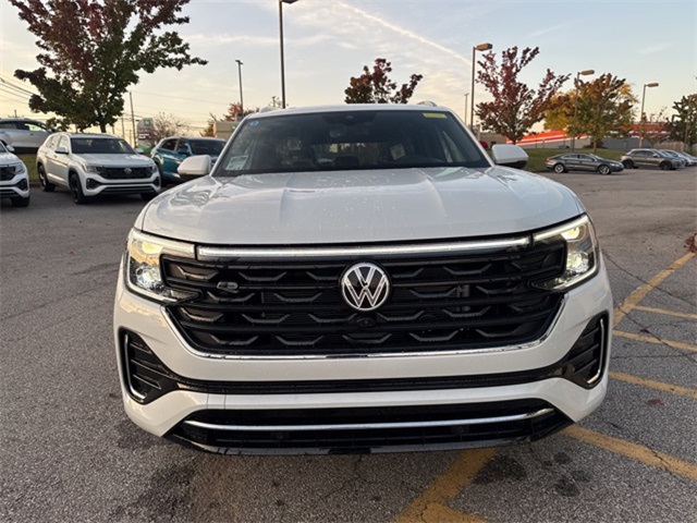 2025 Volkswagen Atlas Cross Sport SEL Premium R-Line photo 8